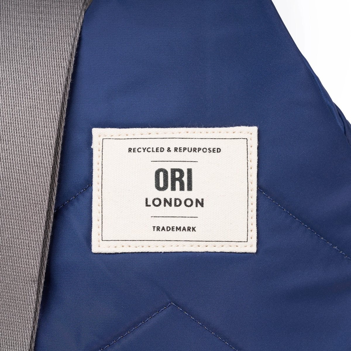Willesden Sling Bag in Crisp Blue
