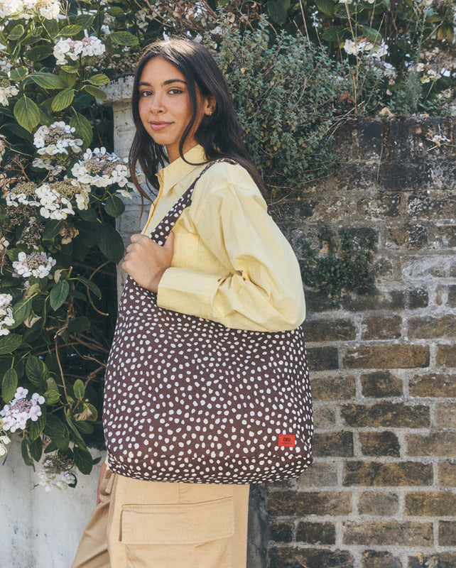 Hoxton Shoulder Bag in Brown Dot