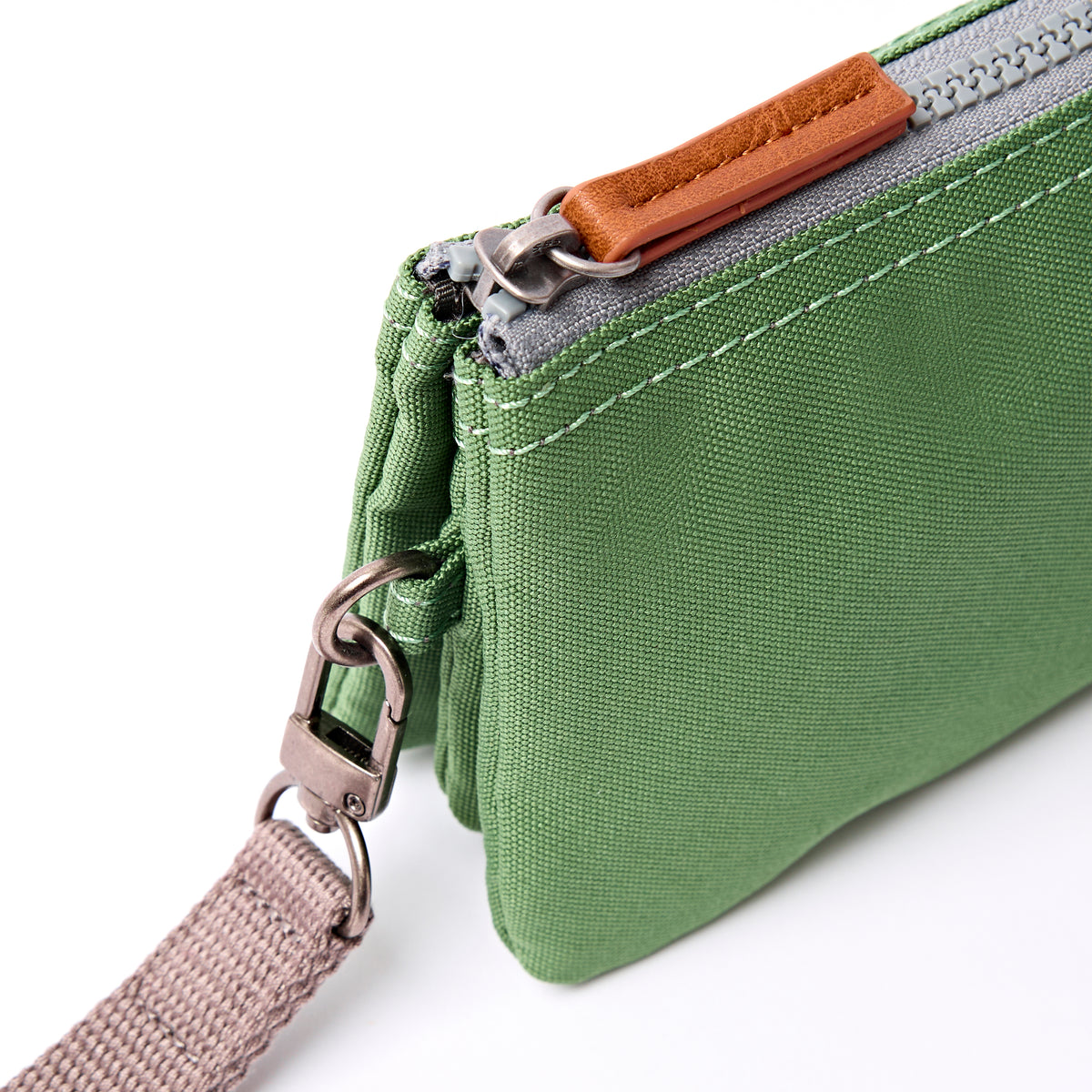 Carnaby Wallet in Artichoke