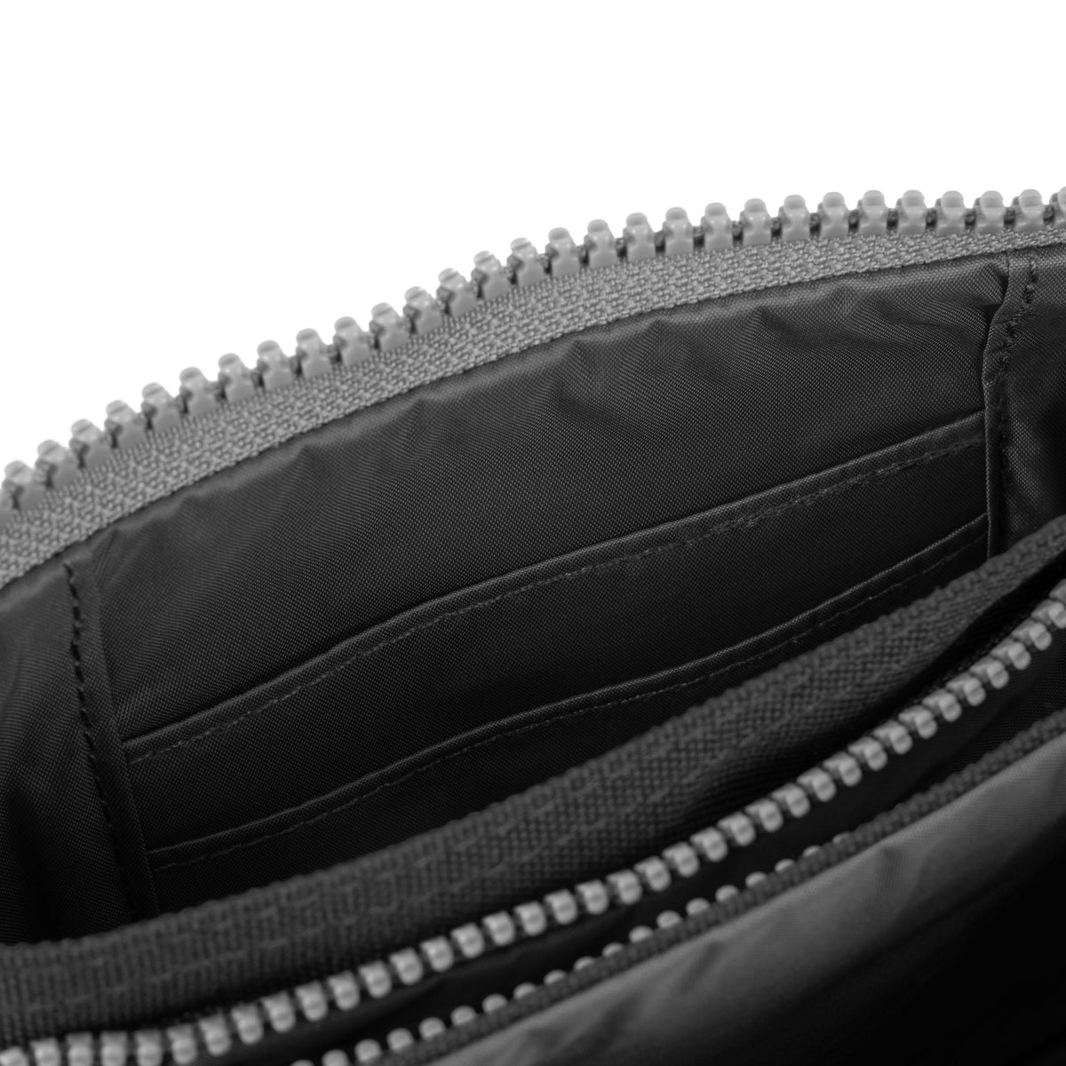 Carnaby Wallet in Carbon