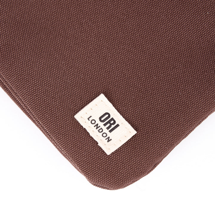 Carnaby Wallet in Cocoa With Strap