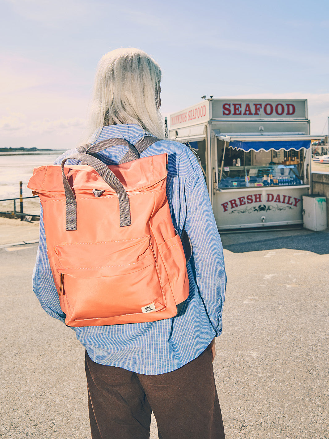 backpack to travel london Getaway Expandable Carry-On Grey Suitcase by Duchamp SHOP ROFFE Ideal for your daily commutes or exciting weekend escapades Touched down in London Town