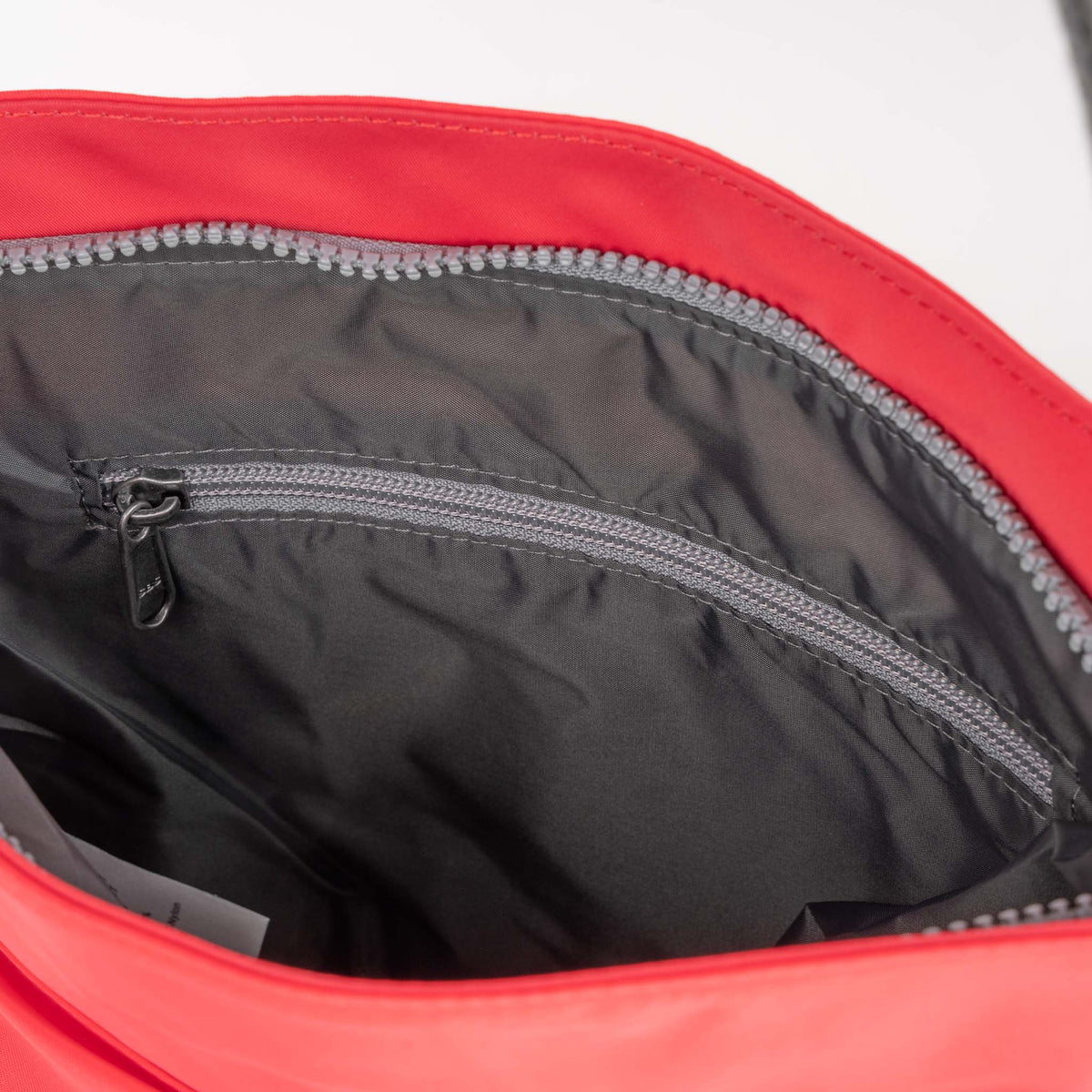 Kennington Crossbody Bag in Poppy