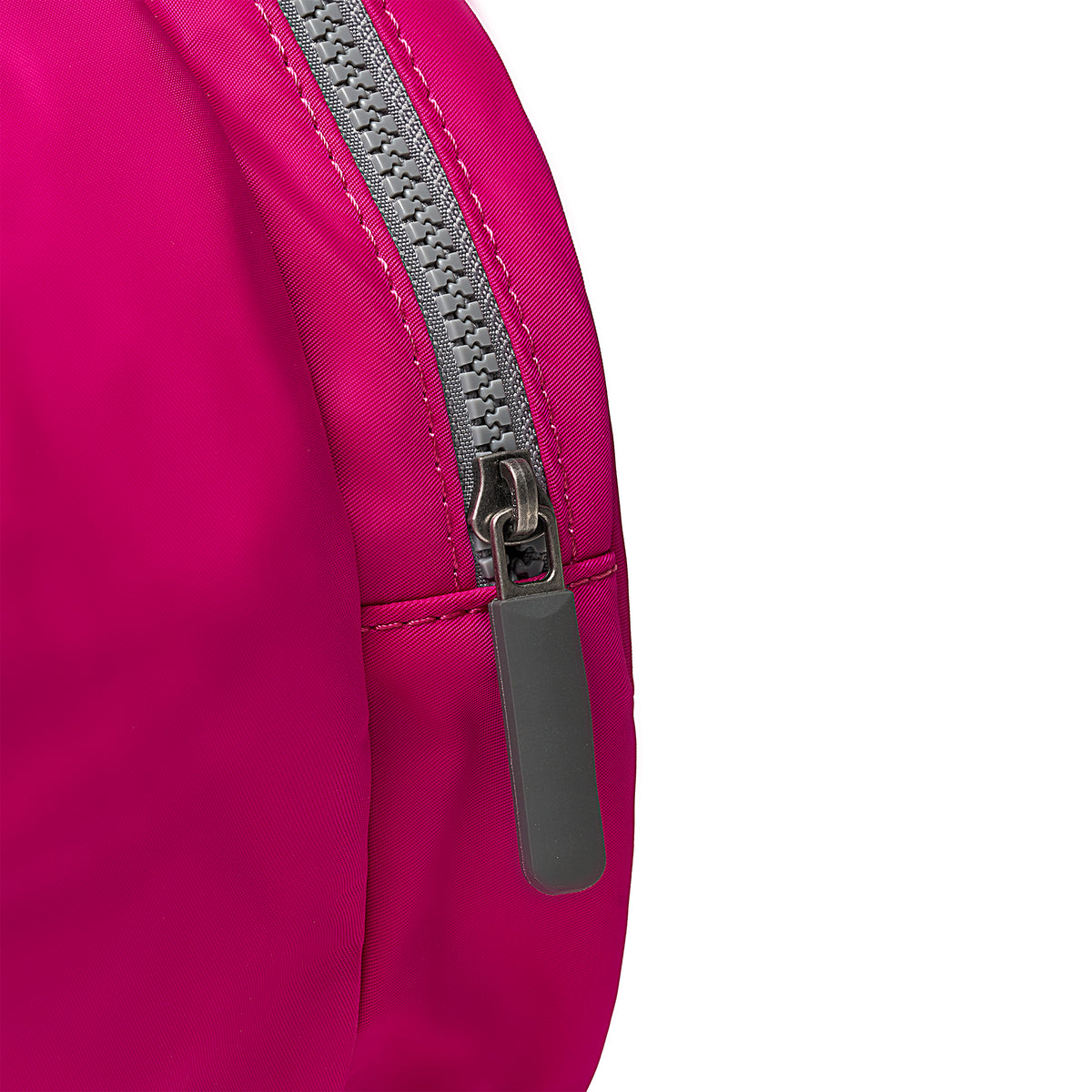 Luton Duffel in Candy