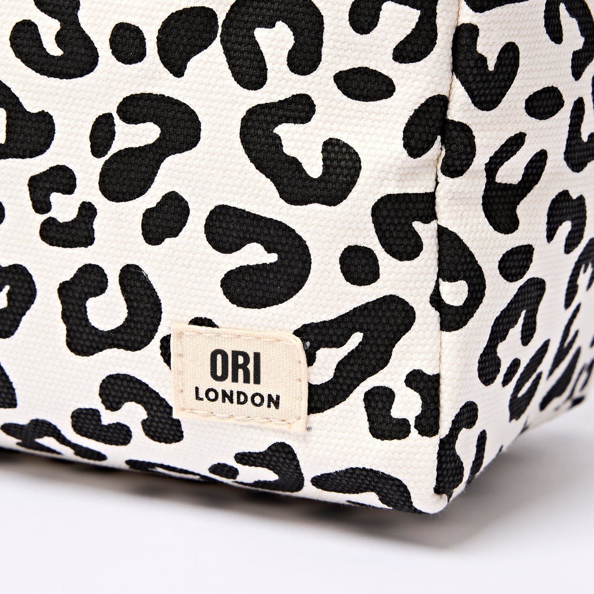 Maygrove Wash Bag in Summer Leopard