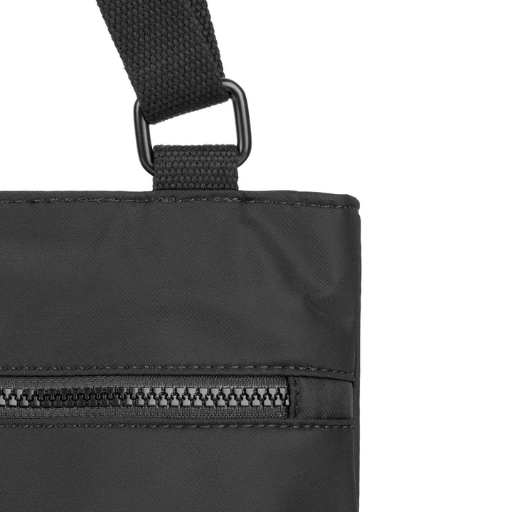 Moorgate M All Black Recycled Nylon