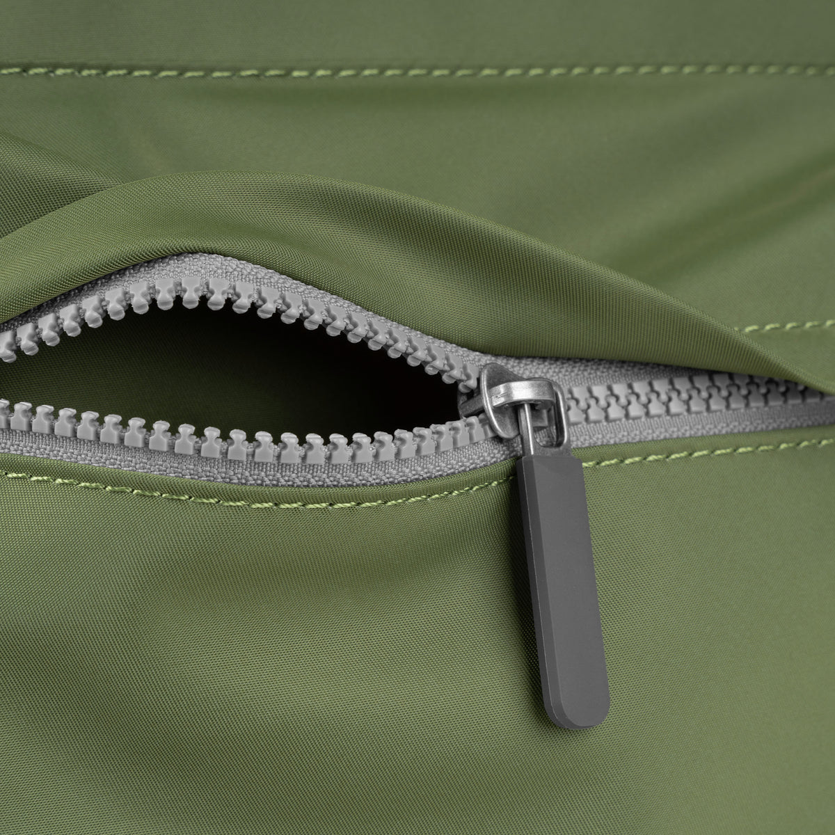 Trafalgar Tote Bag in Avocado