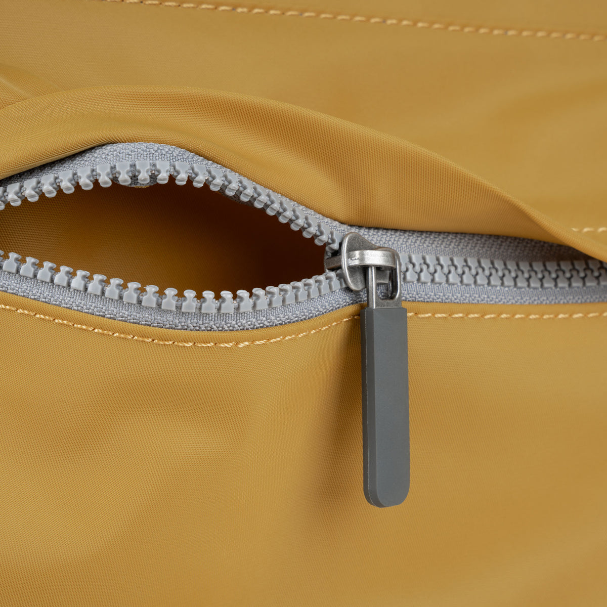 Trafalgar Tote Bag in Corn