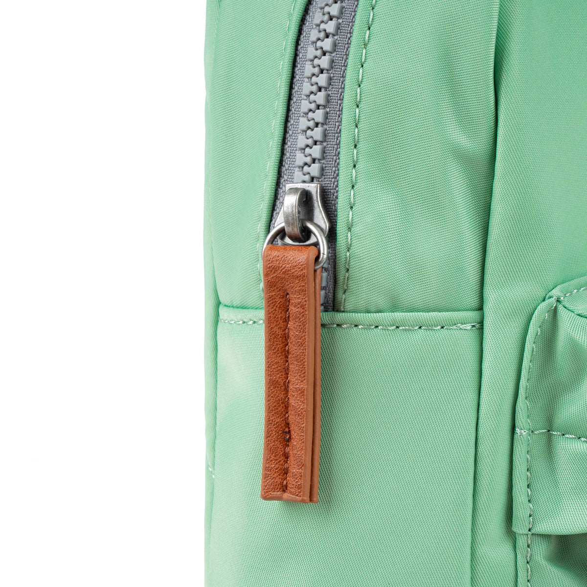 Willesden Sling Bag in Matcha