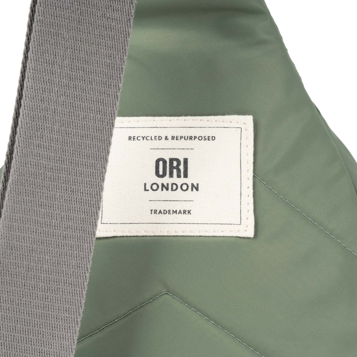 Willesden Sling Bag in Granite