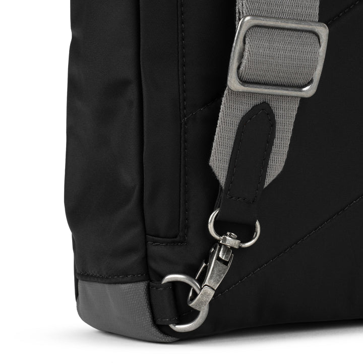 Willesden XL Sling Bag in Black