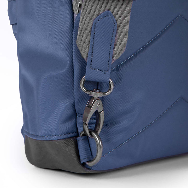 Willesden Sling Bag in Airforce