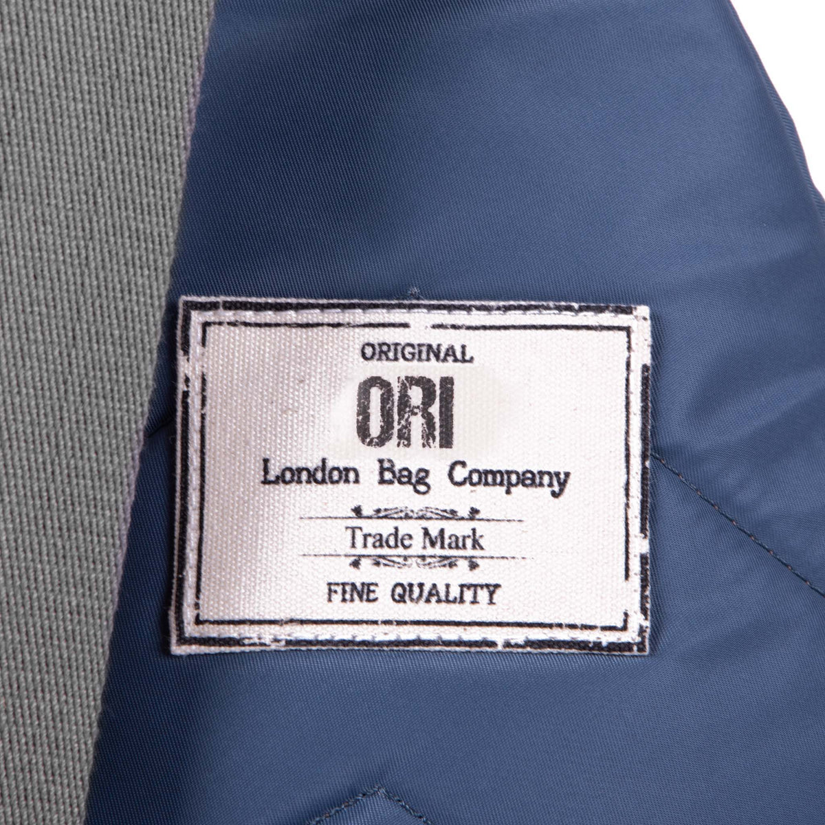 Willesden Sling Bag in Airforce