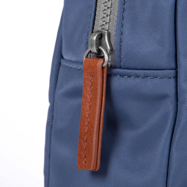 Willesden Sling Bag in Airforce