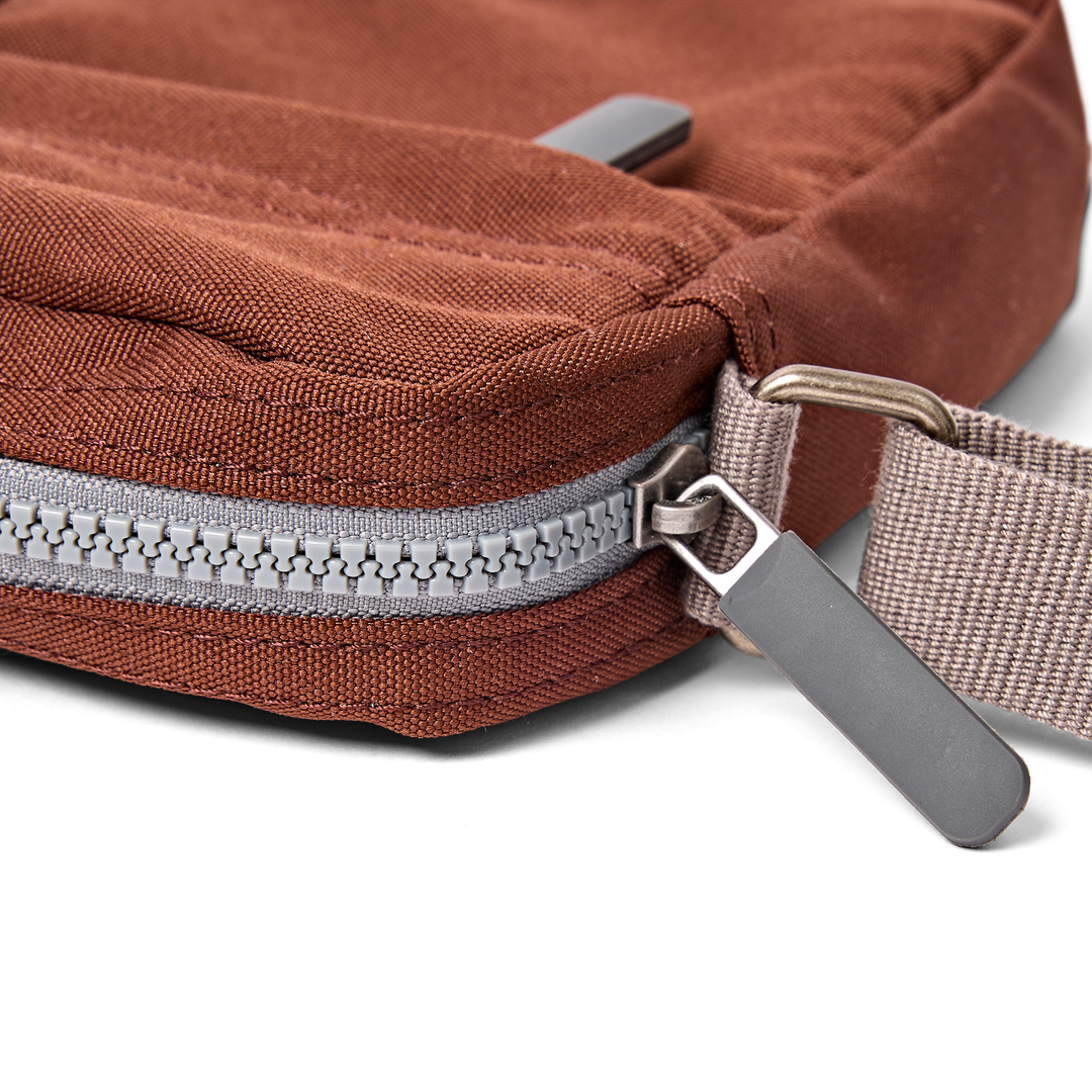 Bond Pocket Crossbody Bag in Chocolate