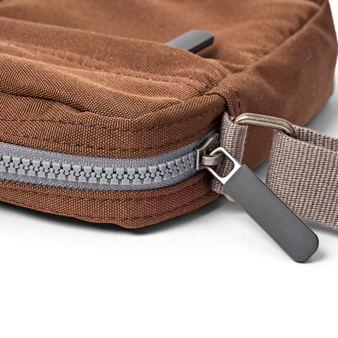 Bond Pocket Crossbody Bag in Cinnamon