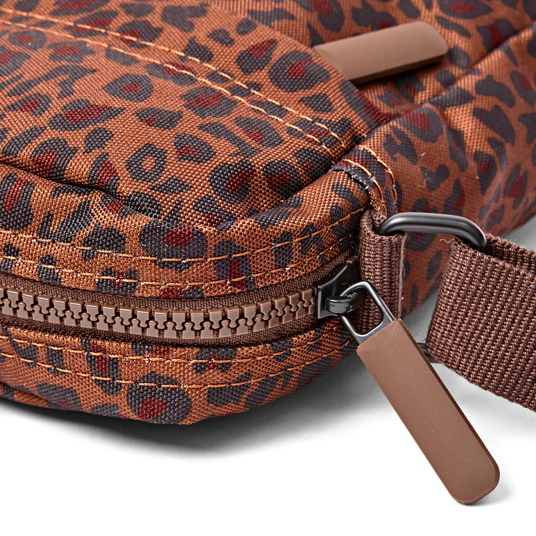 Bond Pocket Crossbody Bag in Mini Leopard