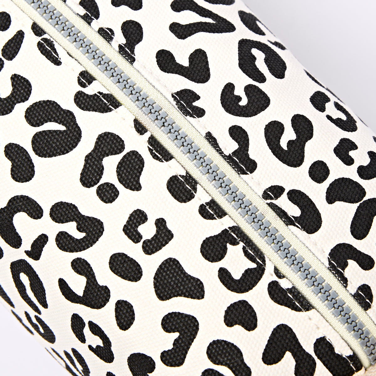 Maygrove Wash Bag in Summer Leopard