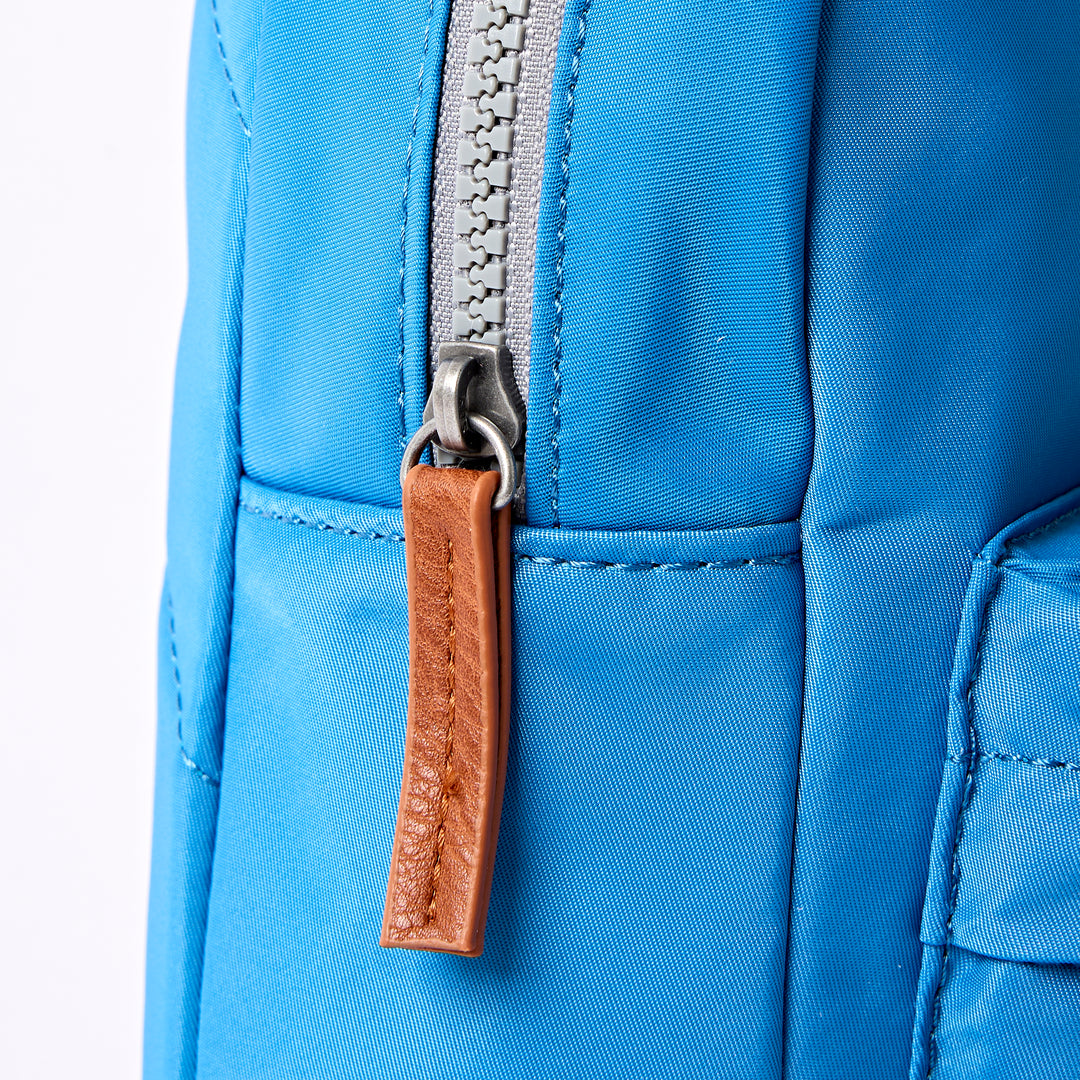 Willesden Sling Bag in Malibu Blue