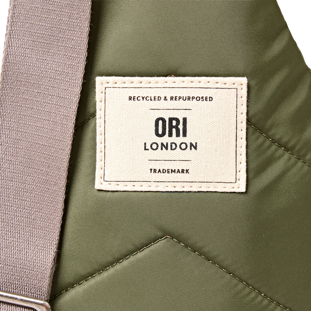 Willesden Sling Bag in Chive
