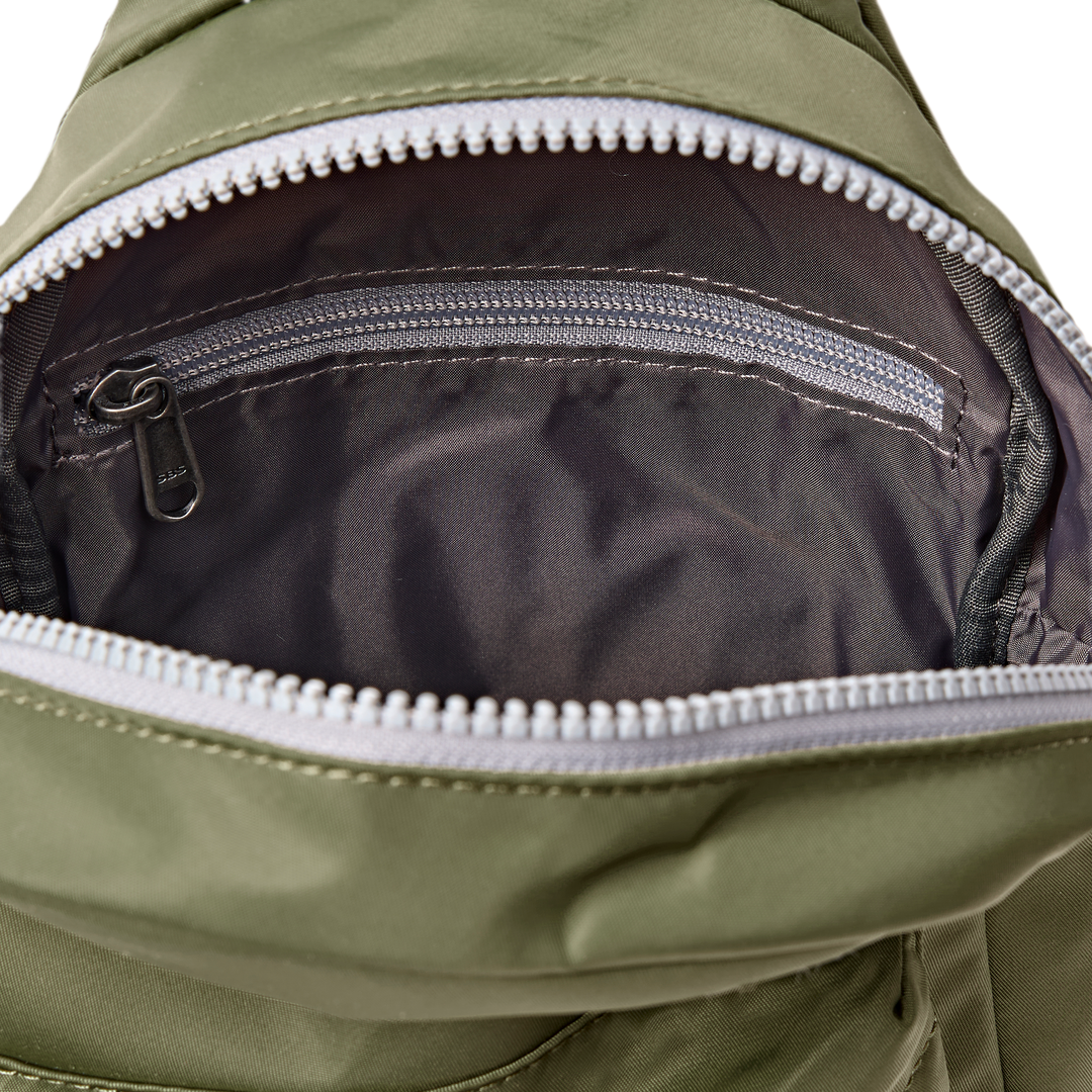 Willesden Sling Bag in Chive