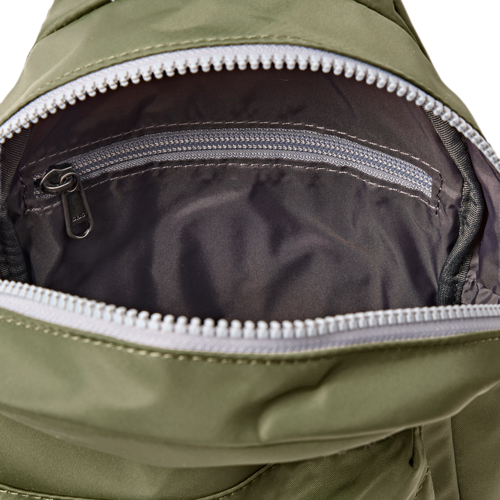 Willesden Sling Bag in Chive