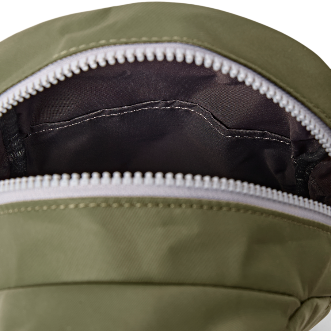 Willesden Sling Bag in Chive