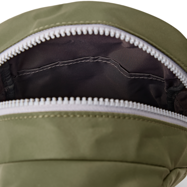 Willesden Sling Bag in Chive