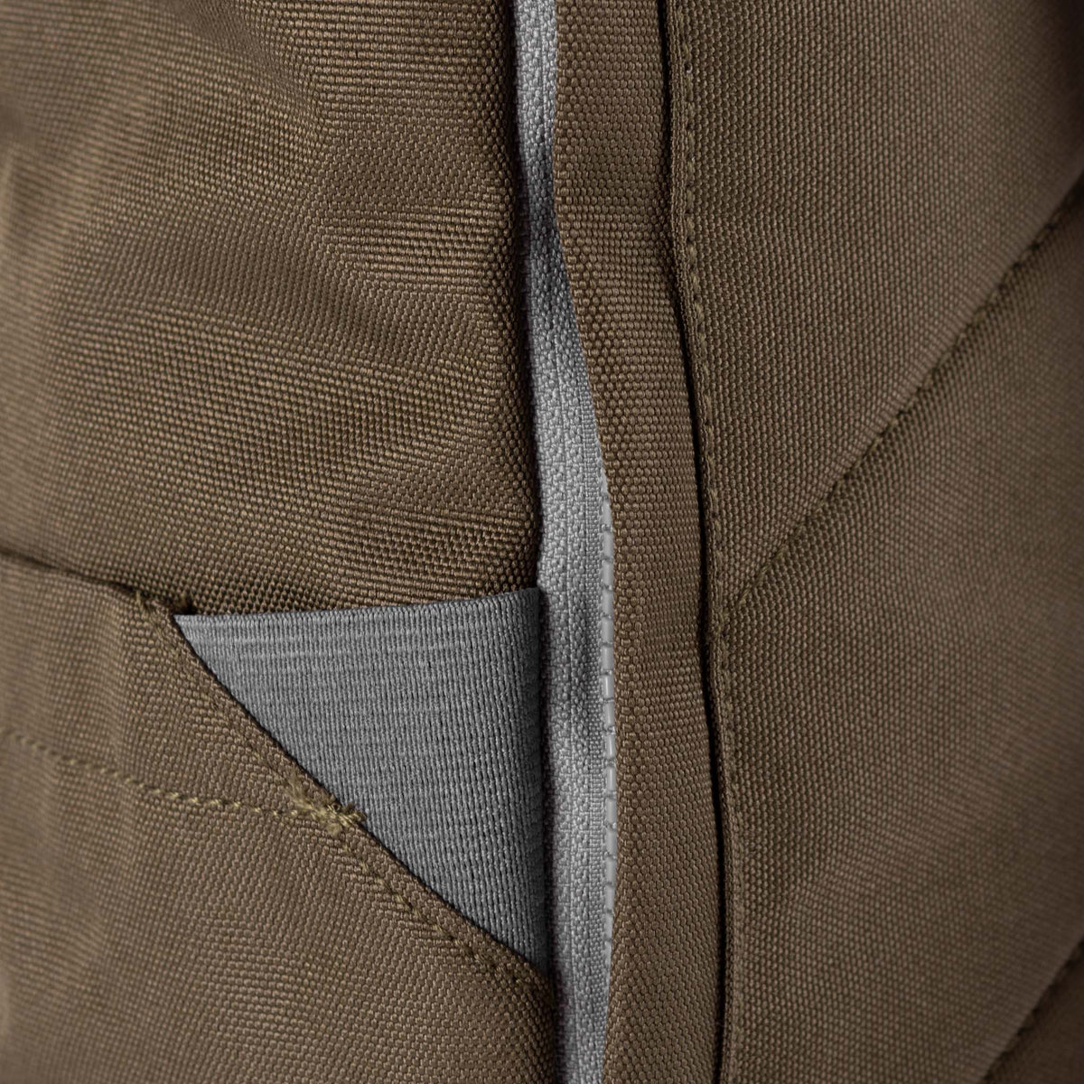 Finchley Backpack in Moss