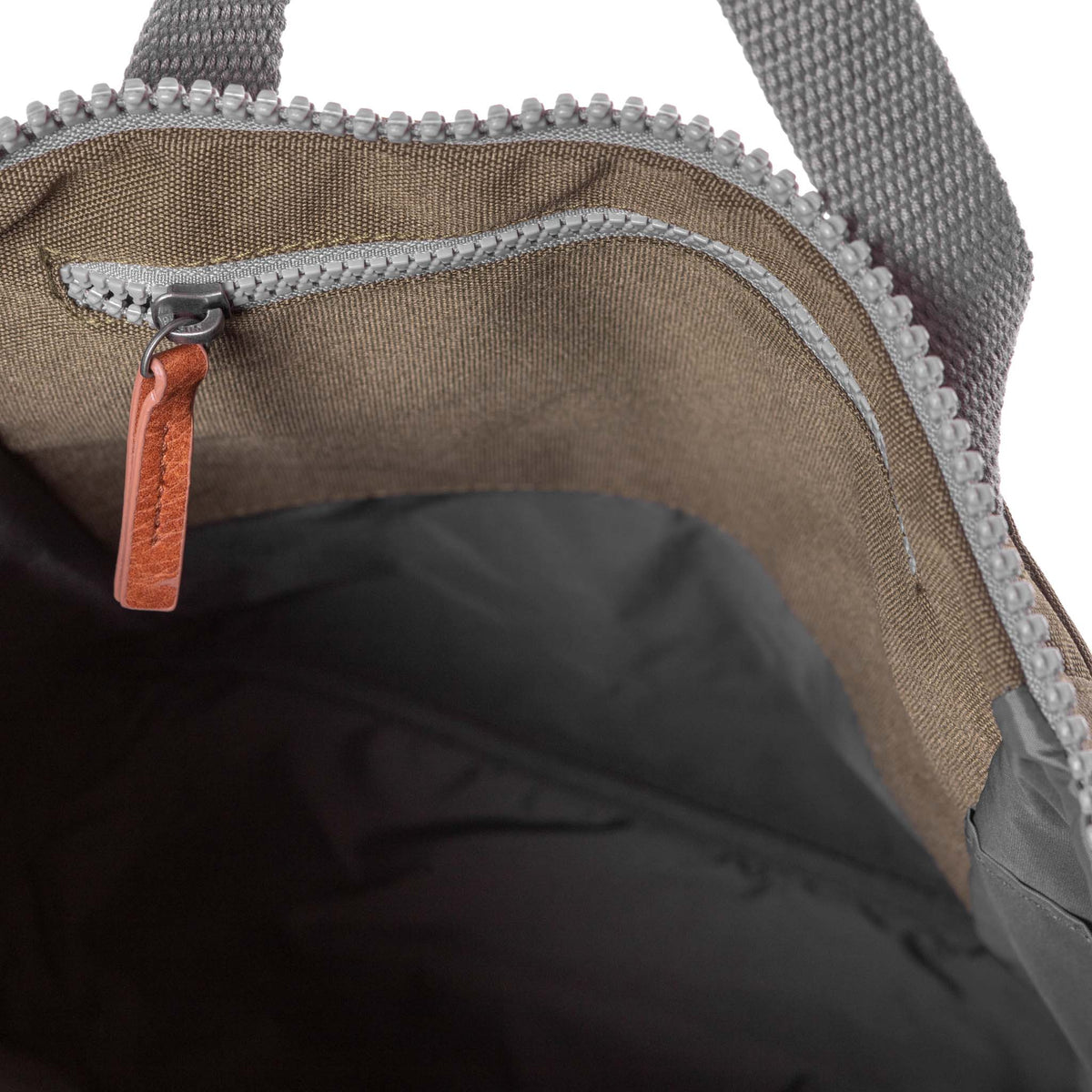 Finchley Backpack in Moss