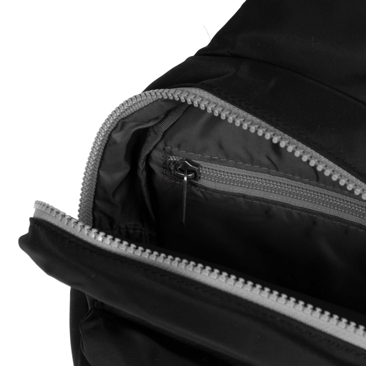 Willesden Sling Bag in Black
