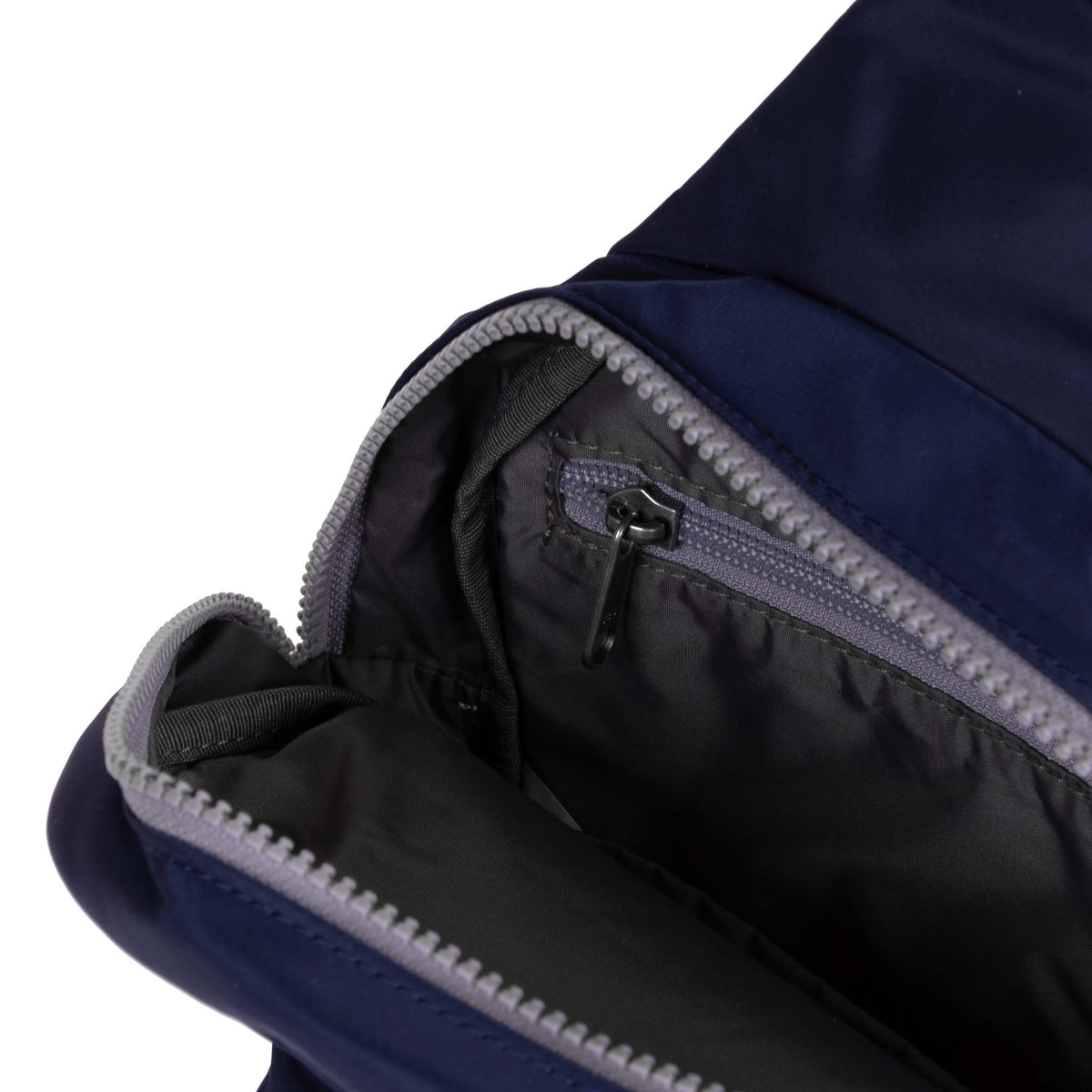 Willesden XL Sling Bag in Midnight