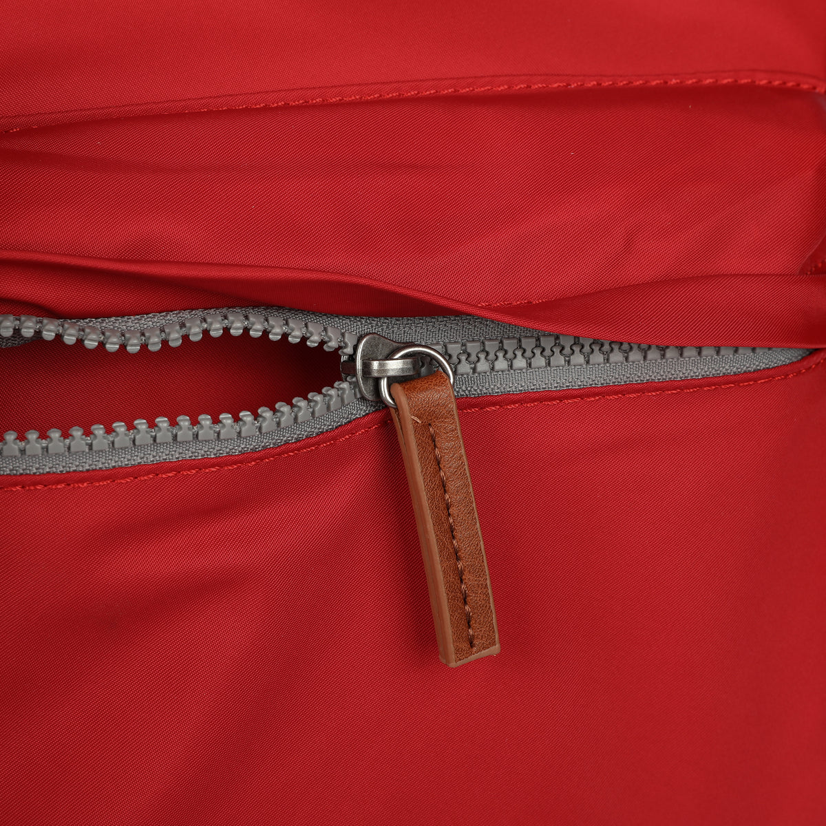 Kennington Crossbody Bag in Cranberry